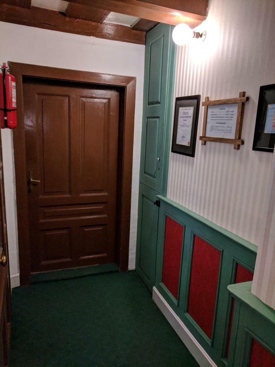 Guesthouse Postavarului Брашов Екстер'єр фото